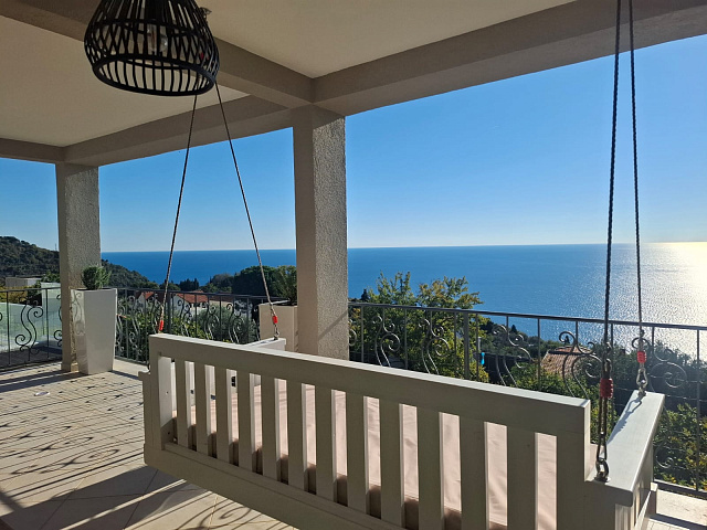 Luxury Stone Villa in a Private Location with Sea View — photo 15